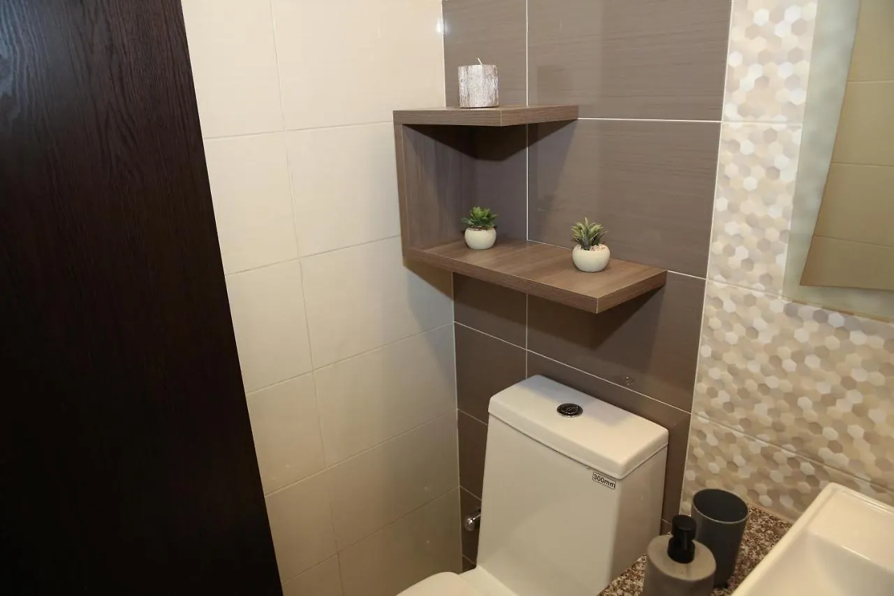 Cama King, Piscina En Suite De Lujo En Zona Privilegiada Y Centrica Quito Apartment