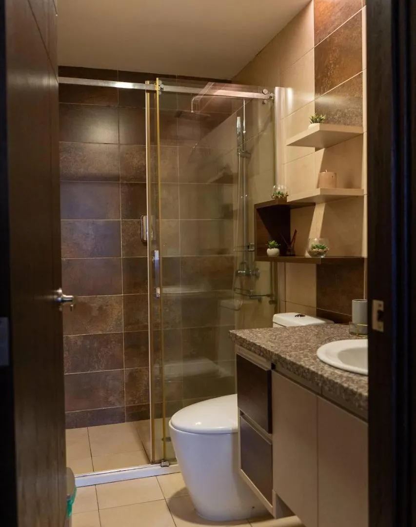 Cama King, Piscina En Suite De Lujo En Zona Privilegiada Y Centrica Quito Apartment