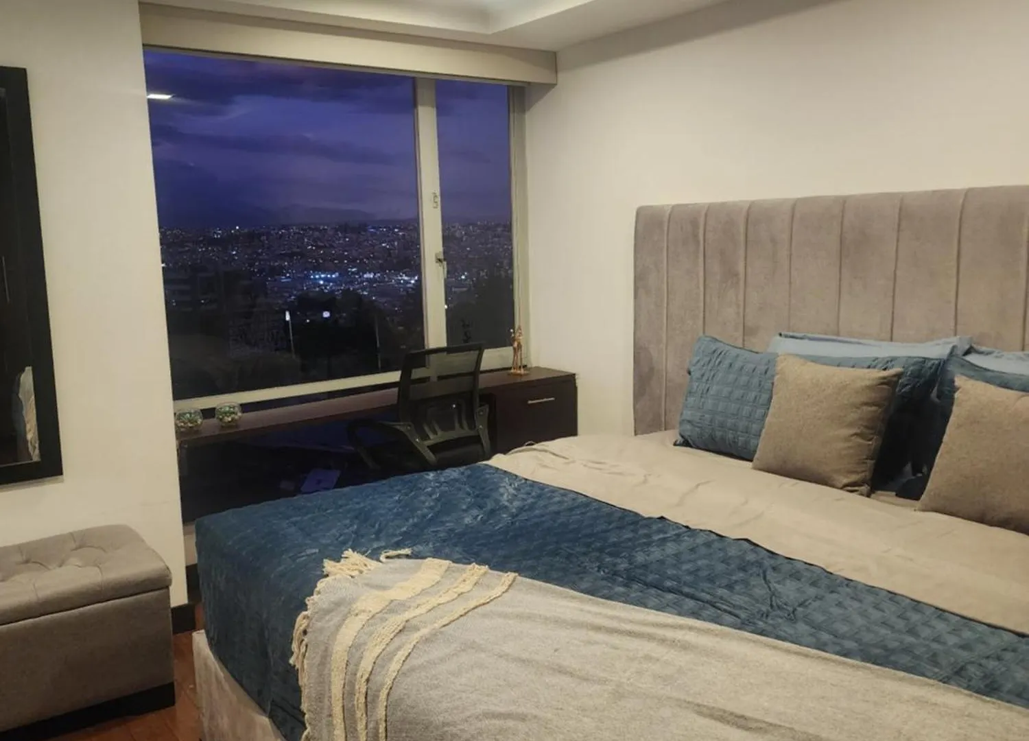 Apartment Cama King, Piscina En Suite De Lujo En Zona Privilegiada Y Centrica Quito