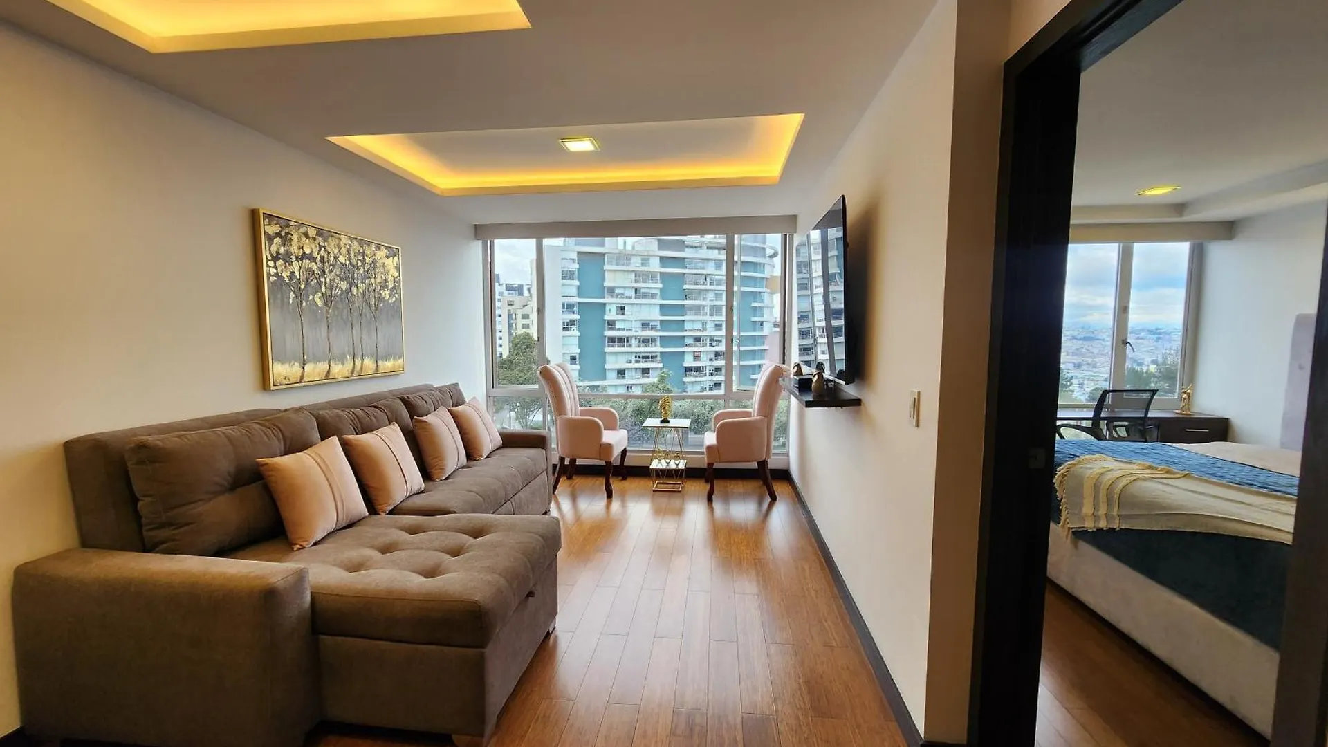 Cama King, Piscina En Suite De Lujo En Zona Privilegiada Y Centrica Quito Apartment